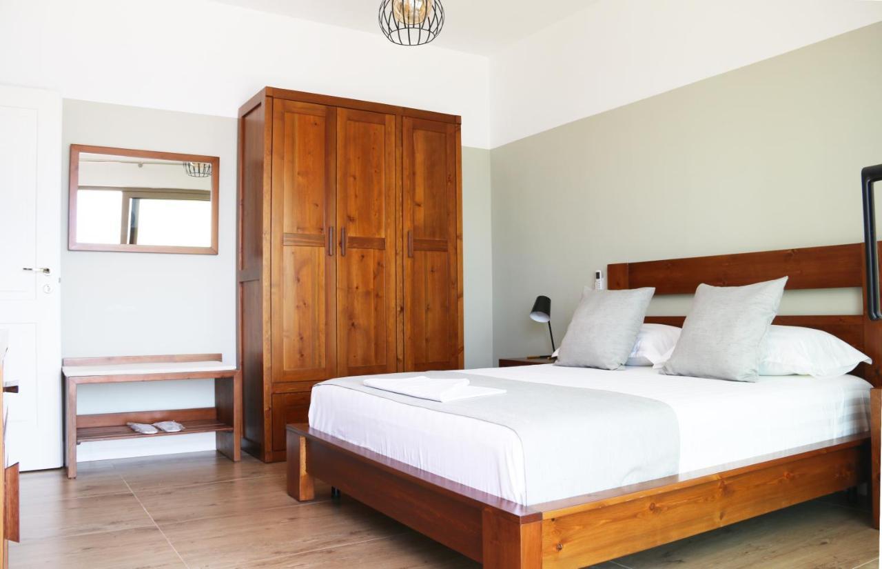 Vila 8 Hotell Himare Eksteriør bilde