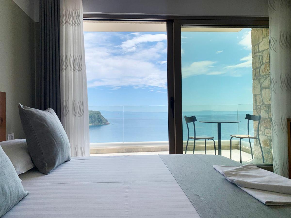 Vila 8 Hotell Himare Eksteriør bilde