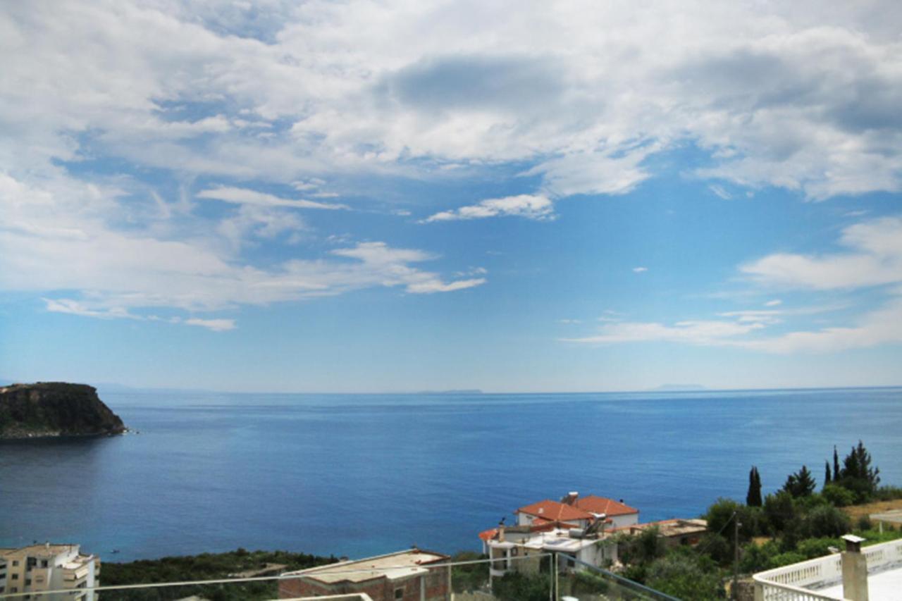 Vila 8 Hotell Himare Eksteriør bilde