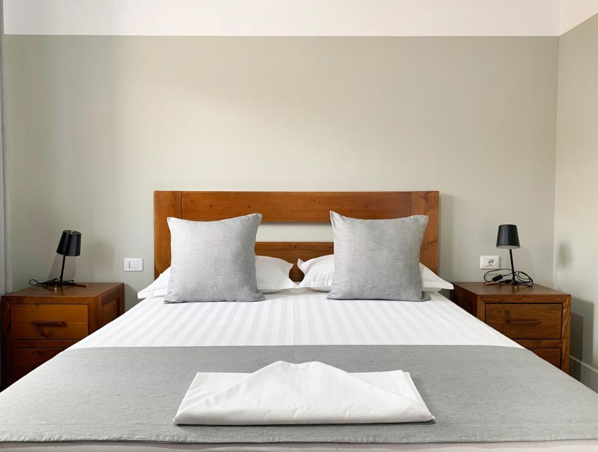 Vila 8 Hotell Himare Eksteriør bilde