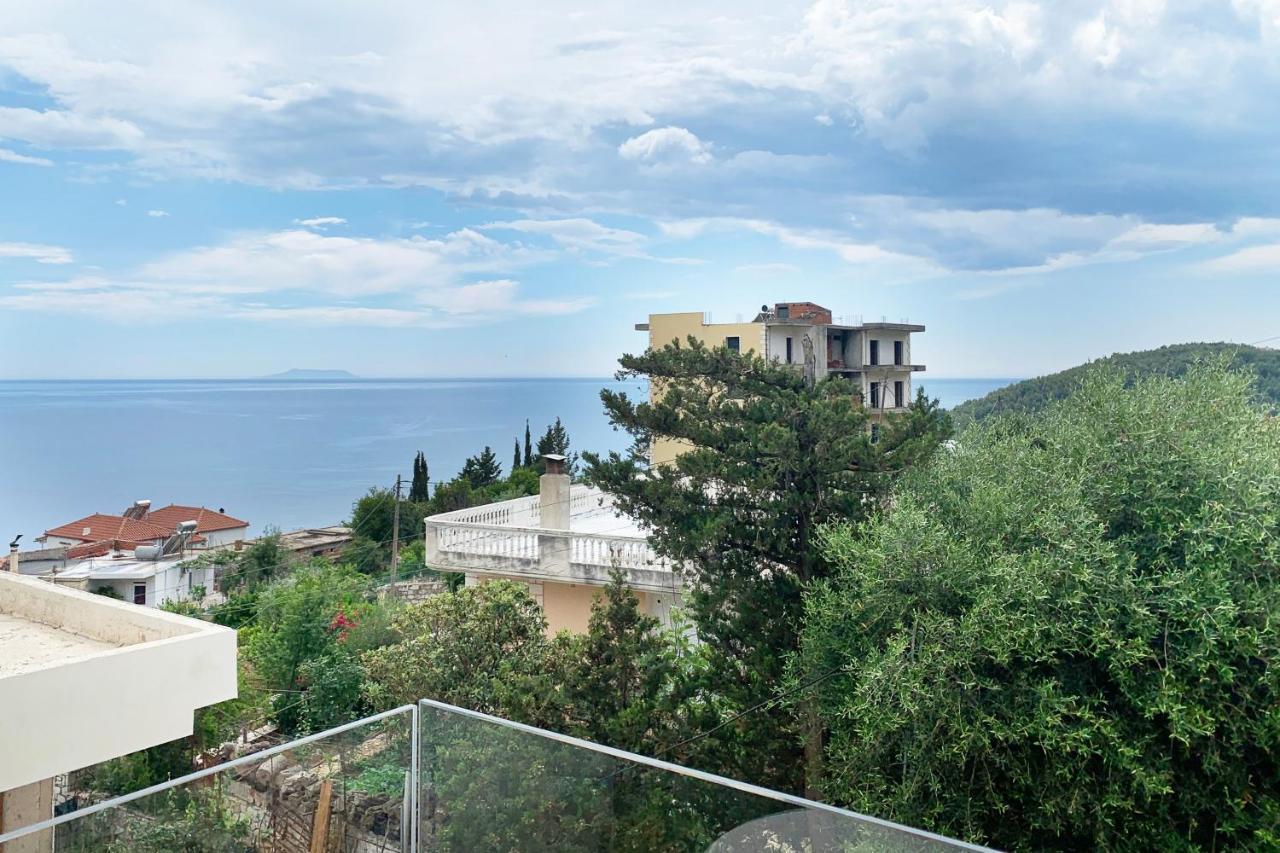 Vila 8 Hotell Himare Eksteriør bilde