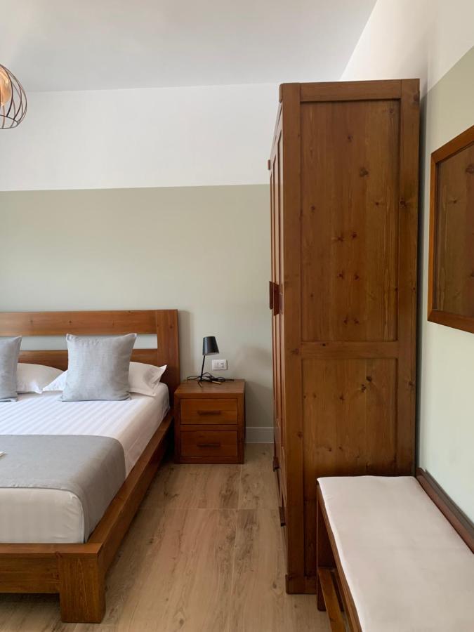 Vila 8 Hotell Himare Eksteriør bilde