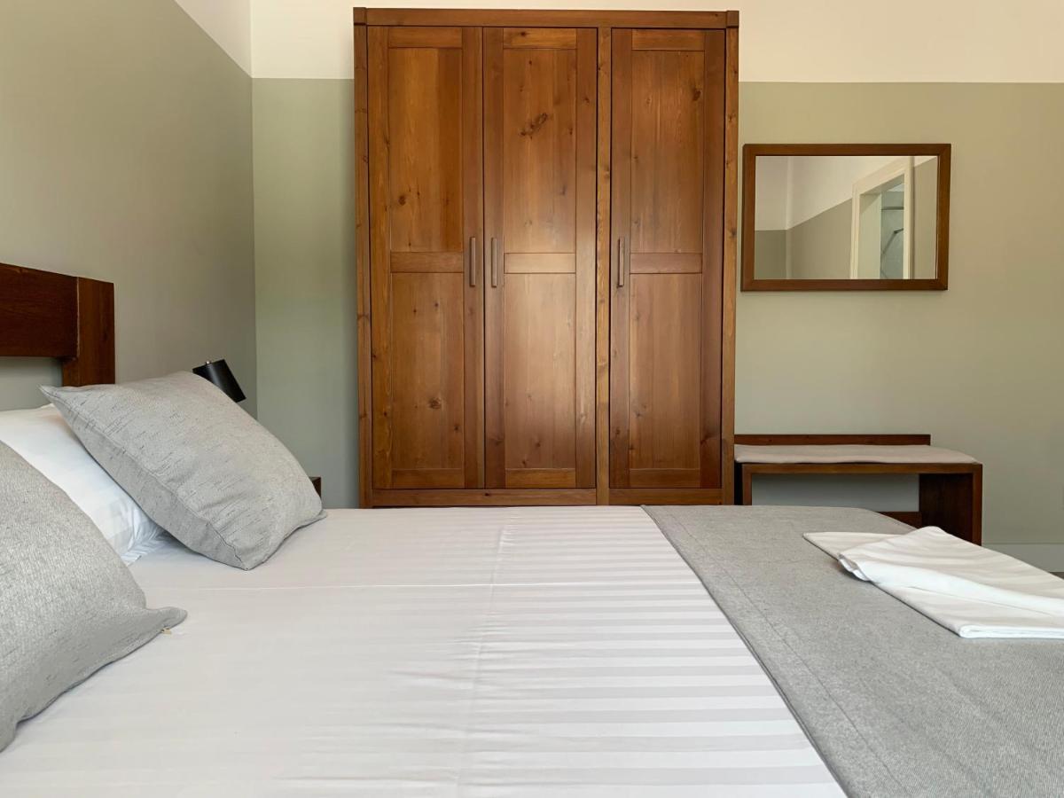 Vila 8 Hotell Himare Eksteriør bilde