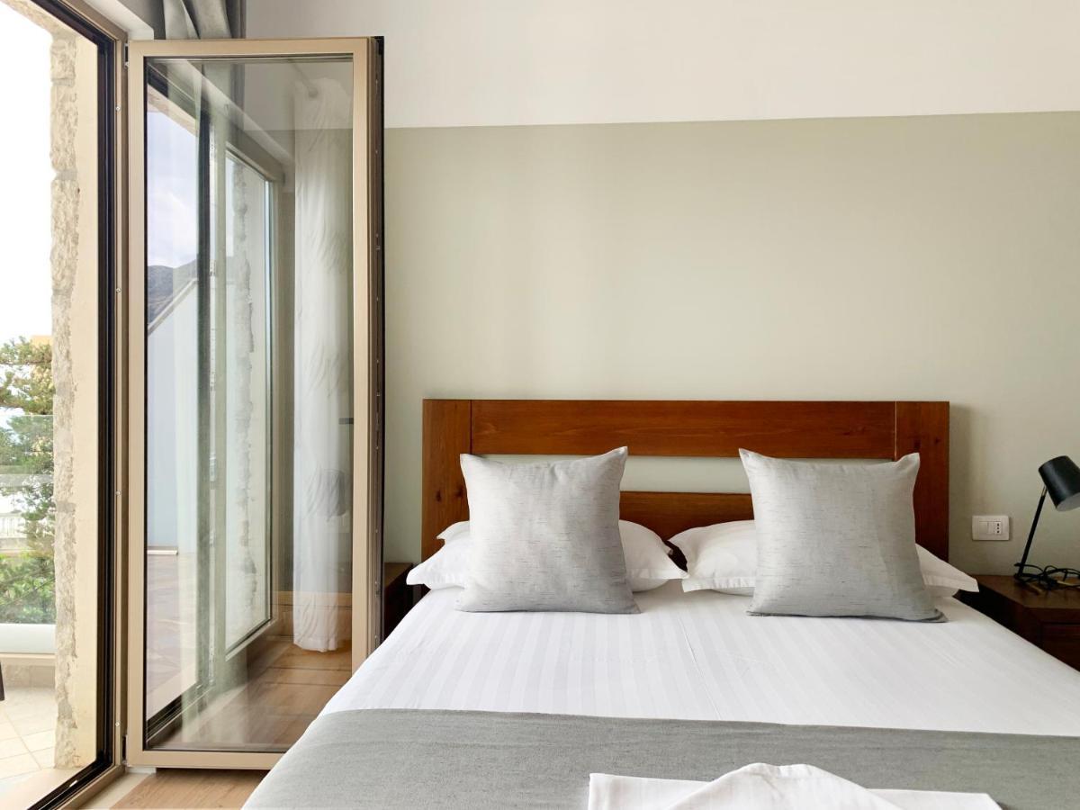 Vila 8 Hotell Himare Eksteriør bilde