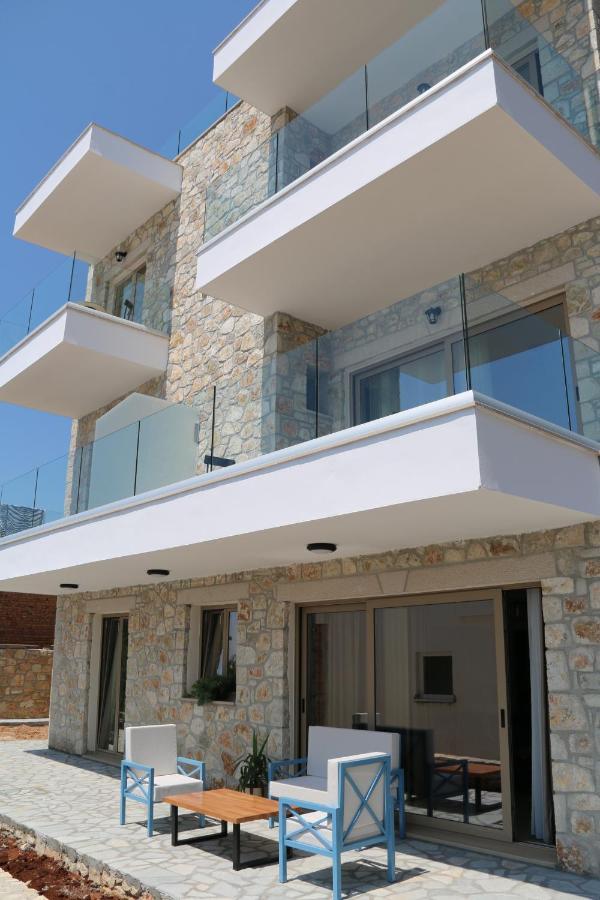 Vila 8 Hotell Himare Eksteriør bilde