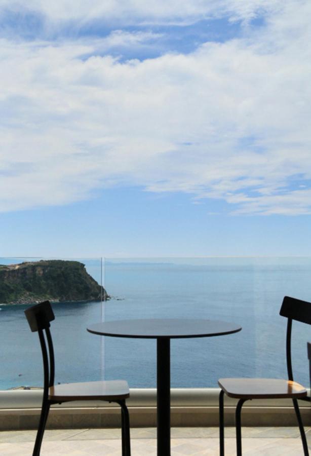 Vila 8 Hotell Himare Eksteriør bilde